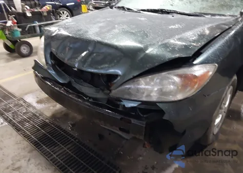 2004 Toyota Camry Le from USA, damaged, VIN 4T1BE32K54U373006